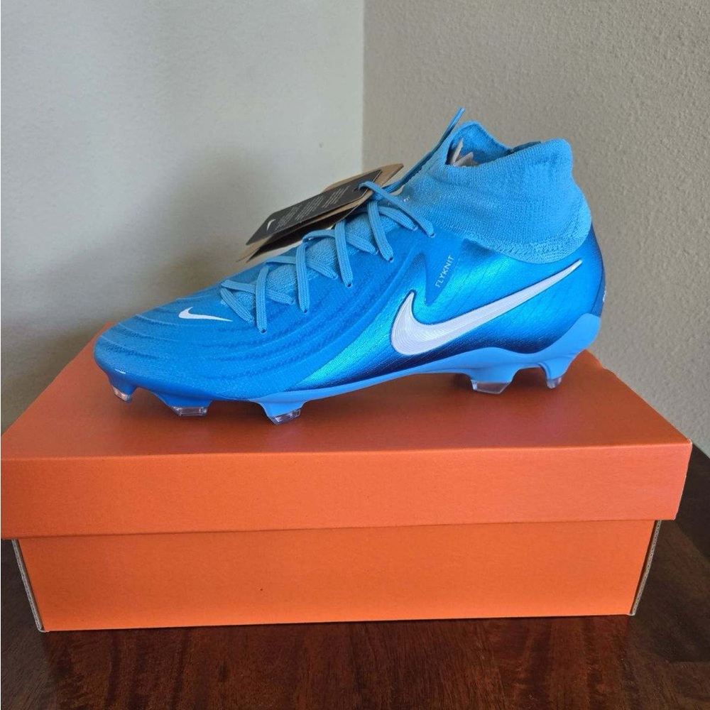 Men’s Nike Phantom Luna Pro II FG